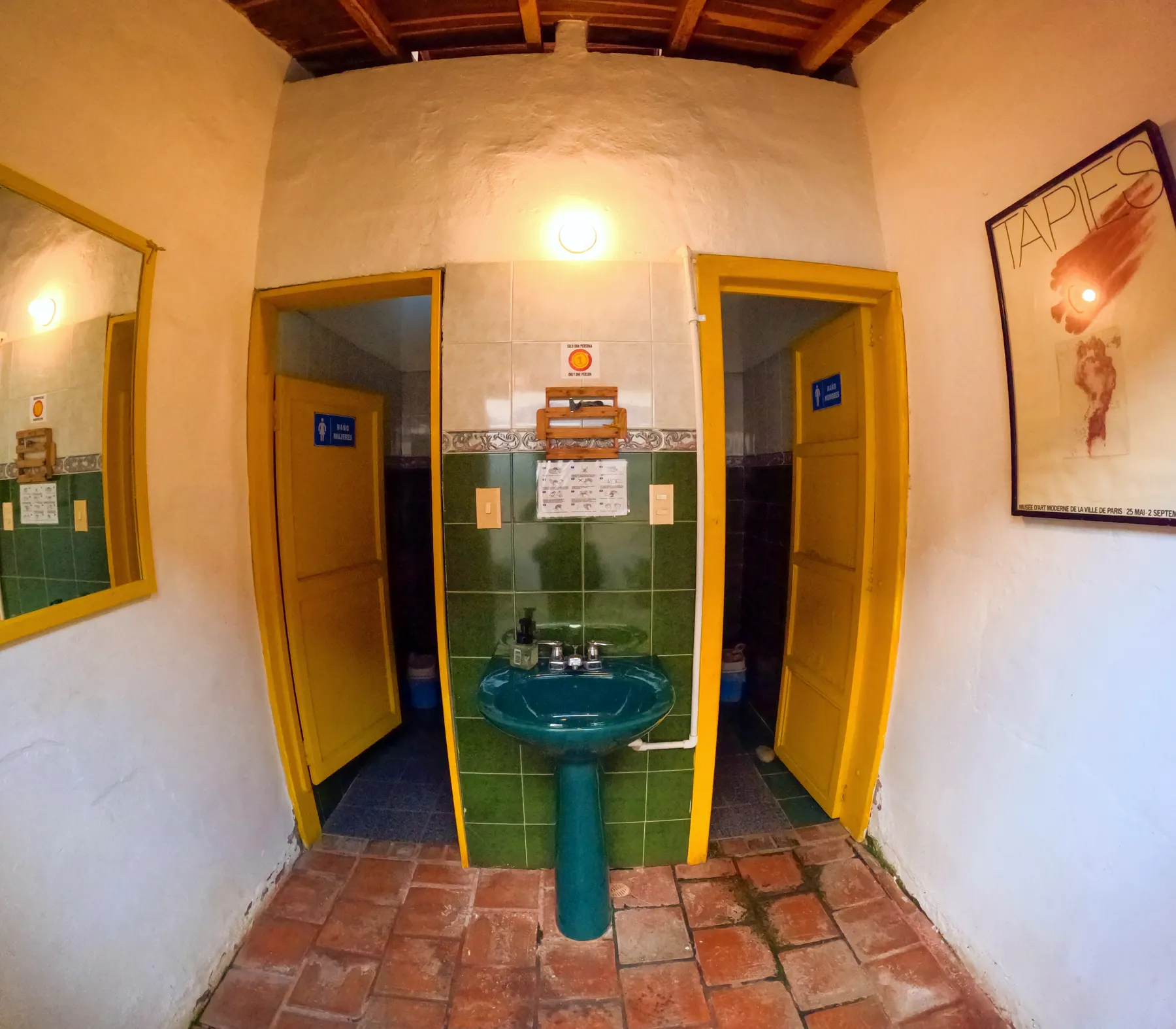 Baño de Trip Monkey Barichara